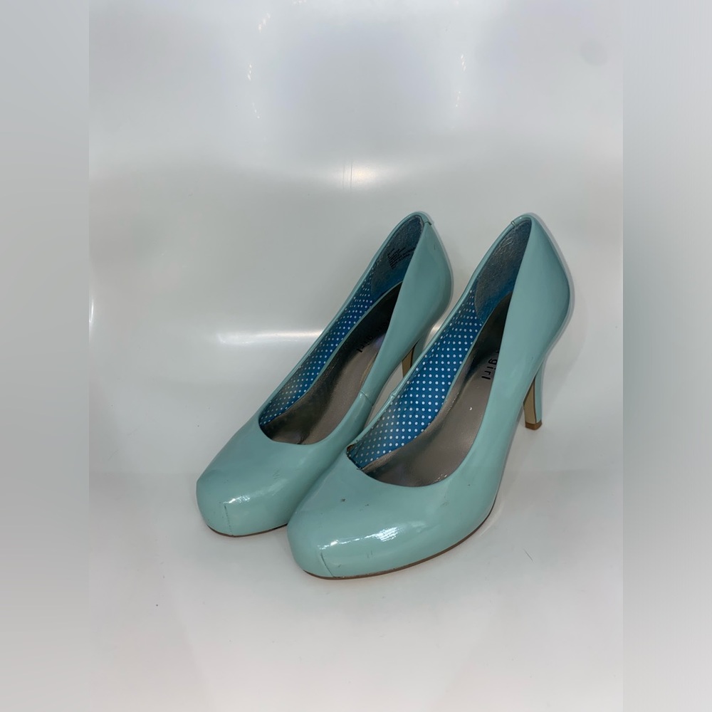 CLASSIC VINTAGE HEELS